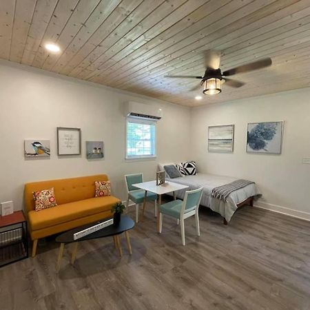 Beautifully Renovated Studio 2 Miles From Marina! Winchester المظهر الخارجي الصورة