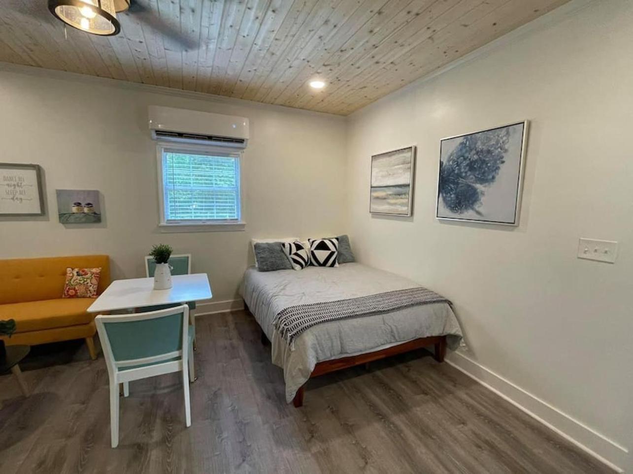 Beautifully Renovated Studio 2 Miles From Marina! Winchester المظهر الخارجي الصورة