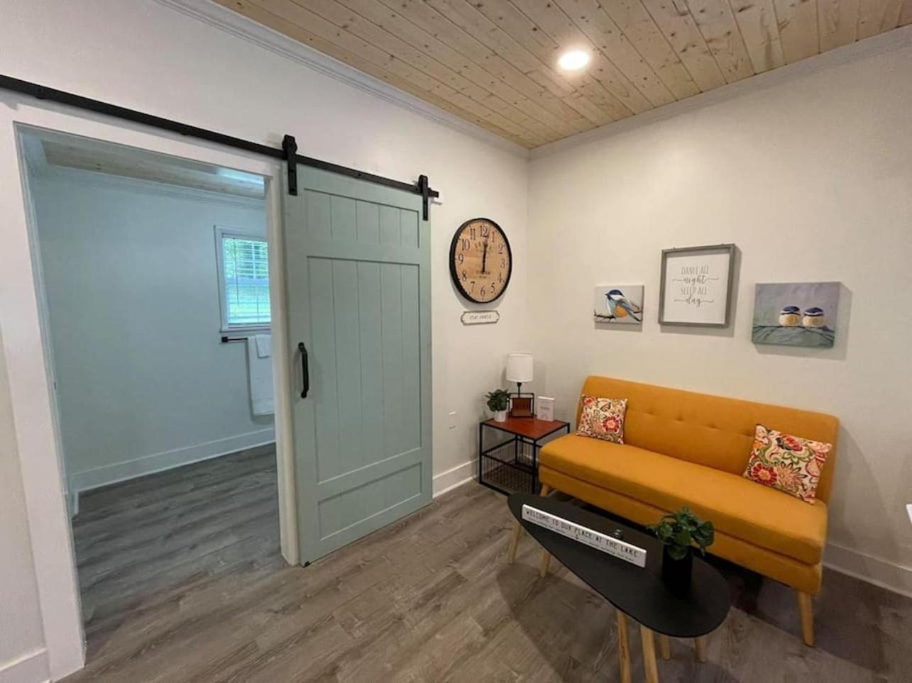 Beautifully Renovated Studio 2 Miles From Marina! Winchester المظهر الخارجي الصورة