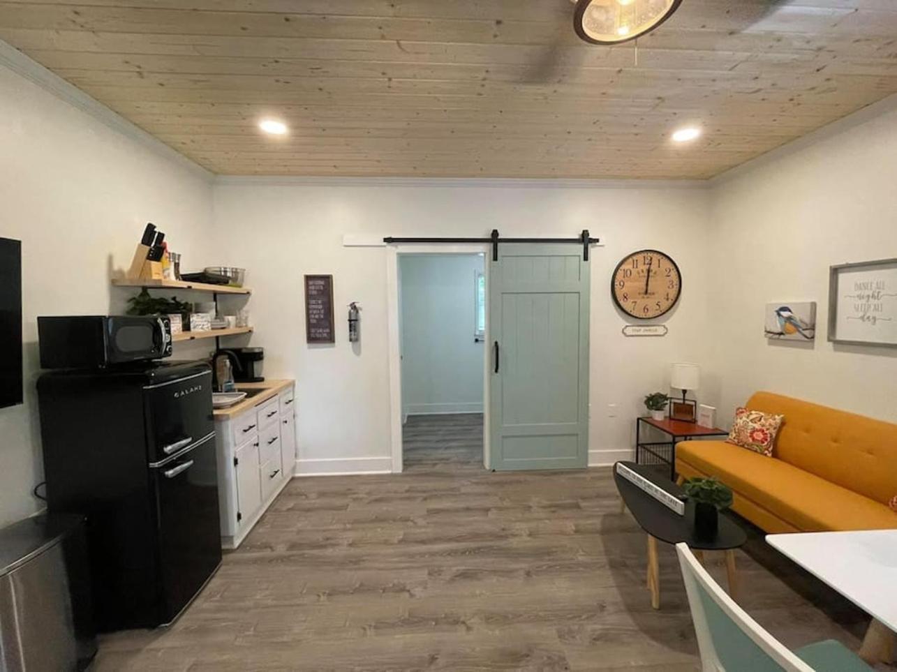 Beautifully Renovated Studio 2 Miles From Marina! Winchester المظهر الخارجي الصورة